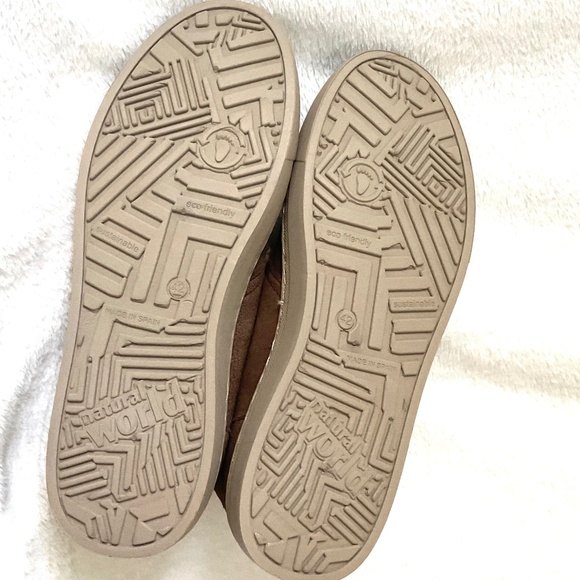 NATURAL WORLD ALPE ECO MEN’S ORGANIC SUEDE CHUKKA LACE UP DRESSY BOOTS SZ 9 main image 4